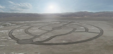 BMW “沙漠怪圈”广告活动